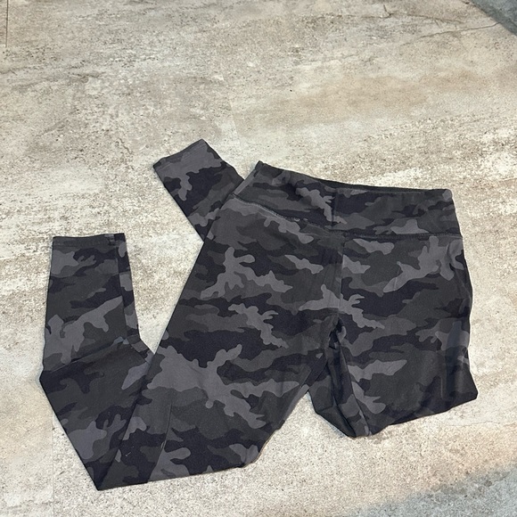 Camo leggings - Picture 1 of 3
